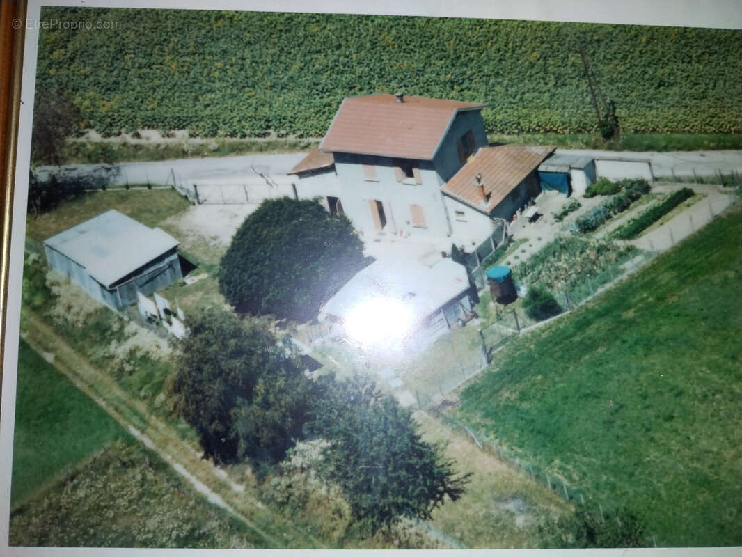 Maison à SAINT-CLAIR-DE-LA-TOUR