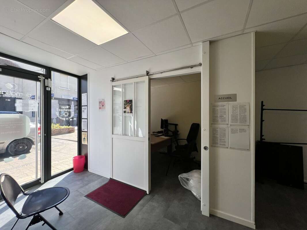 Commerce à PONT-DE-CHERUY