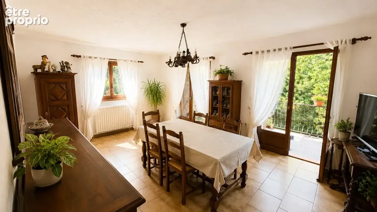 Saint-Paul-de-Vence   Villa niçoise individuelle à rénover avec fort potentiel sur terrain de 2 500 m2. - photo 6
