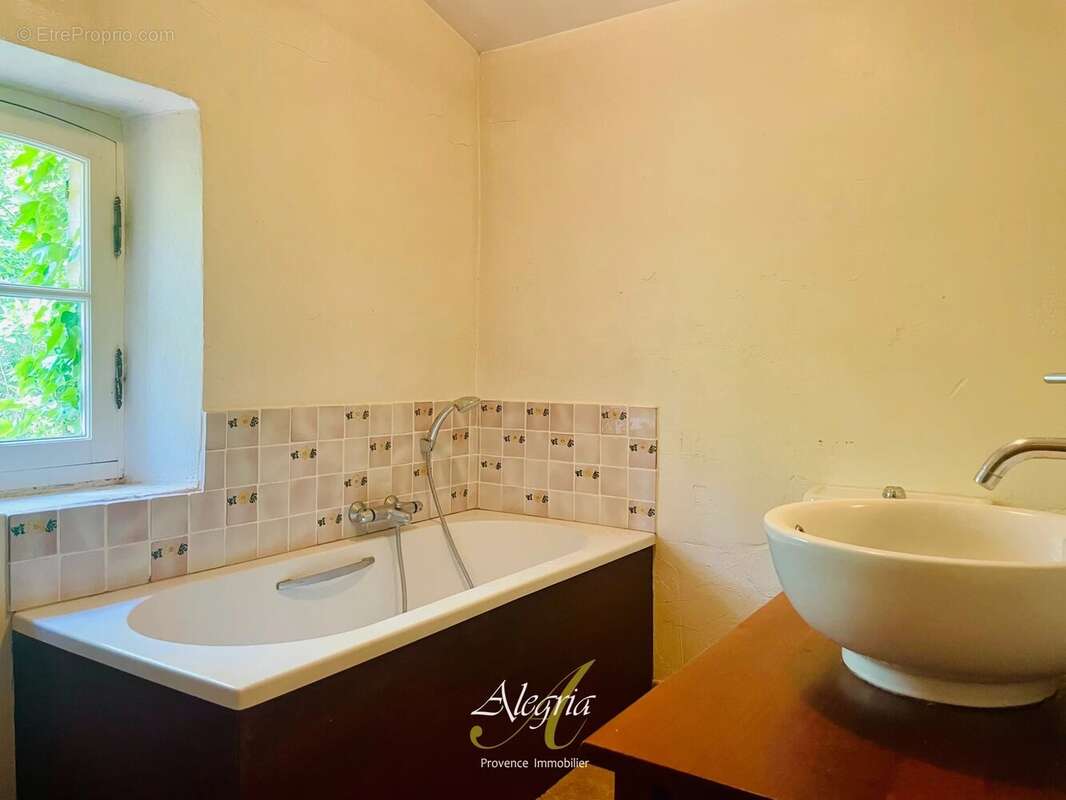 Maison à VILLECROZE