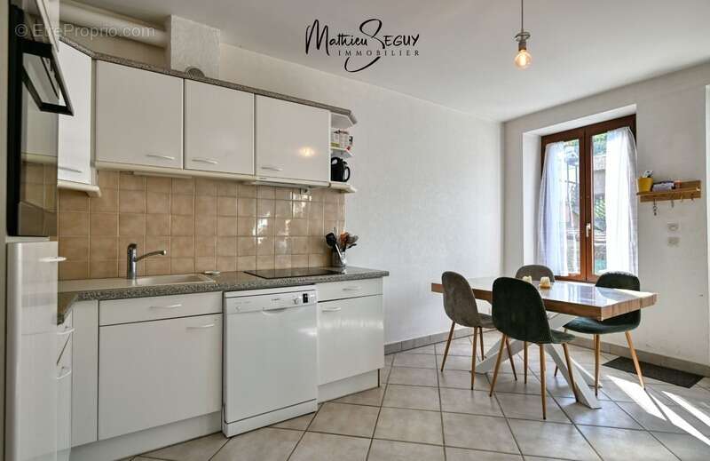 Maison de village avec extérieur à SAIN BEL (69) - photo 8