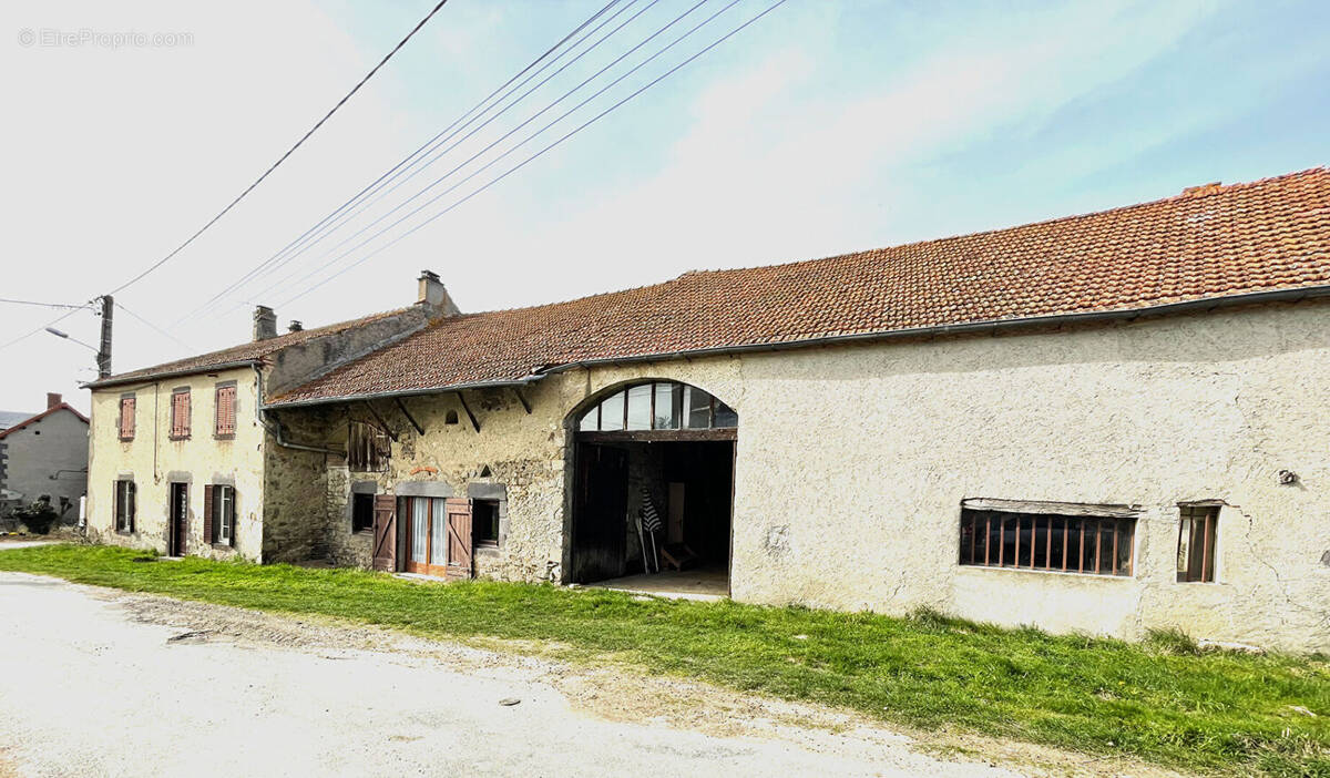 Maison à CHARBONNIERES-LES-VIEILLES