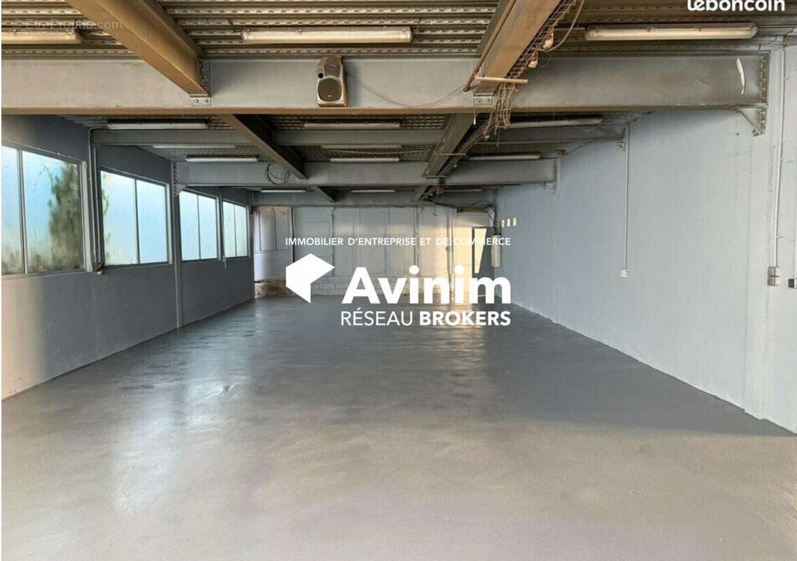 Commerce 870 m² à Juilly  - photo 3