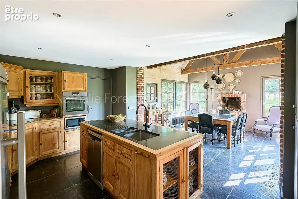 RONCQ magnifique corps de ferme avec piscine hanger et dépendance aménagée. - photo 8