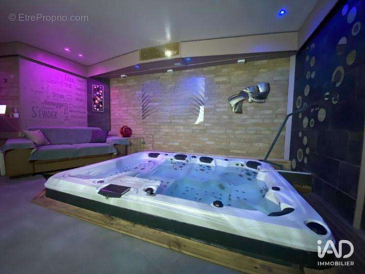 Photo 3 - Commerce à BOURG-ET-COMIN