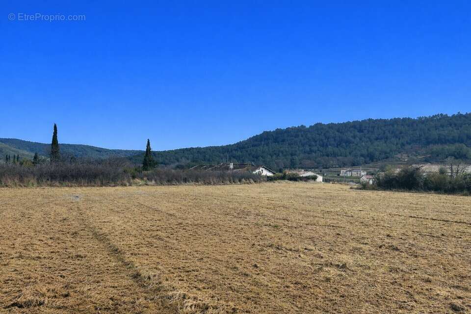 Terrain à SALERNES