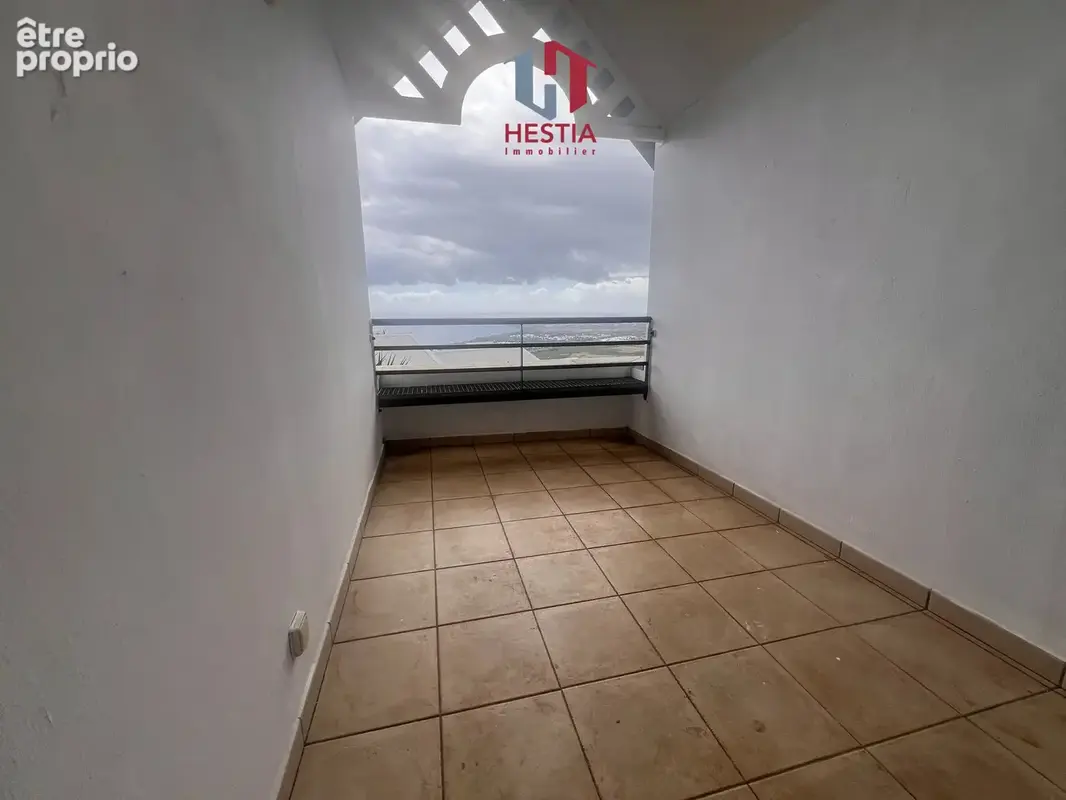 Appartement T4 77m² avec jardin et varangue - photo 3