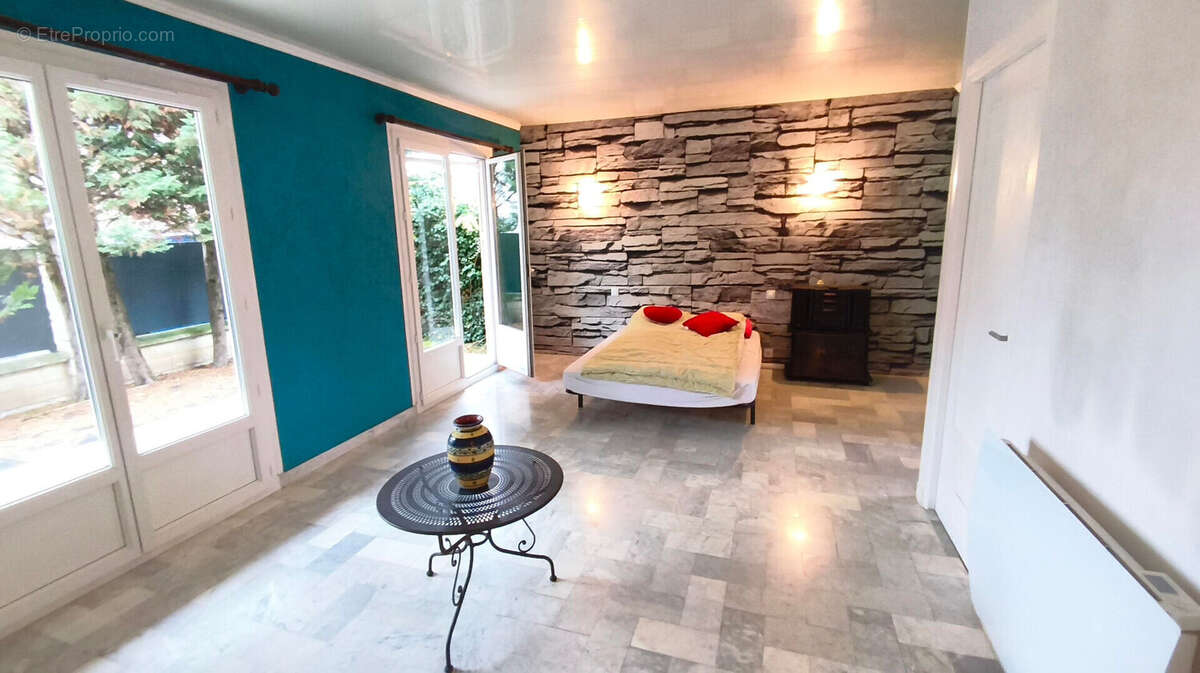 Maison à VIGNEUX-SUR-SEINE