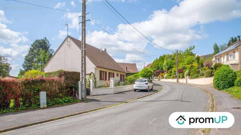 Terrain à CHIRY-OURSCAMP