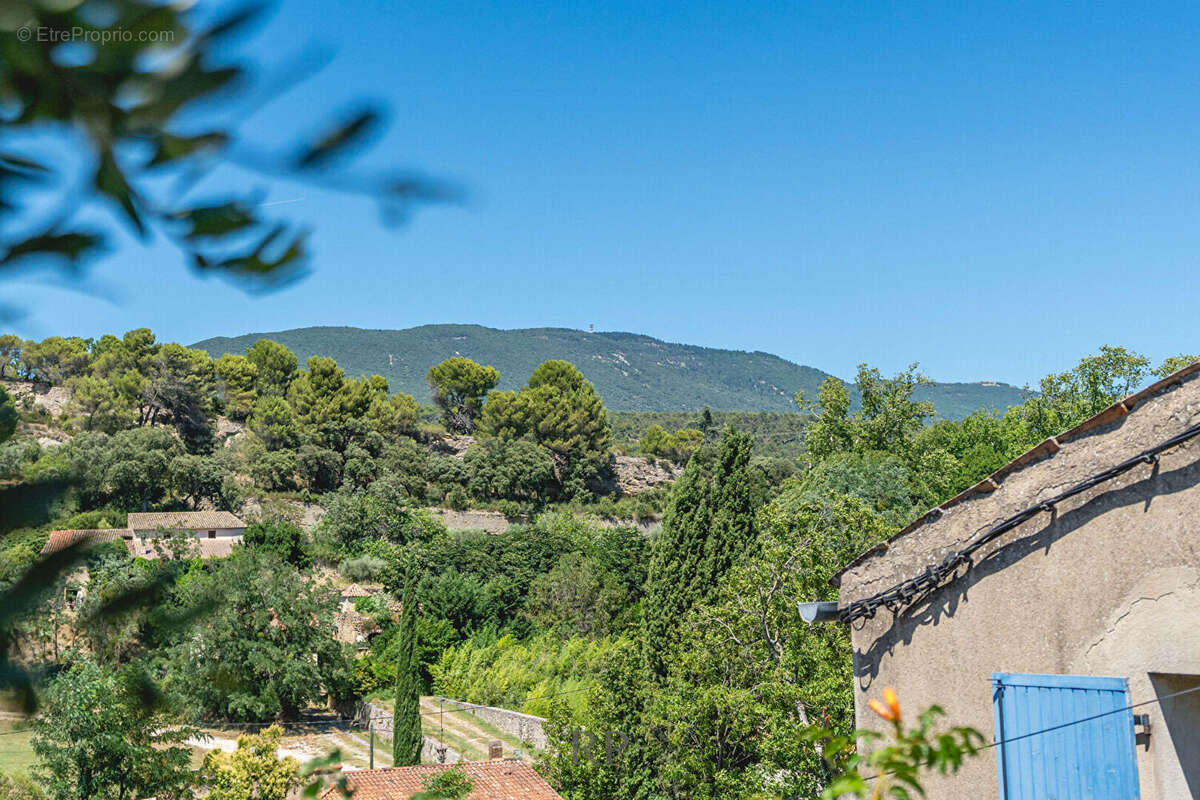 Maison à CUCURON