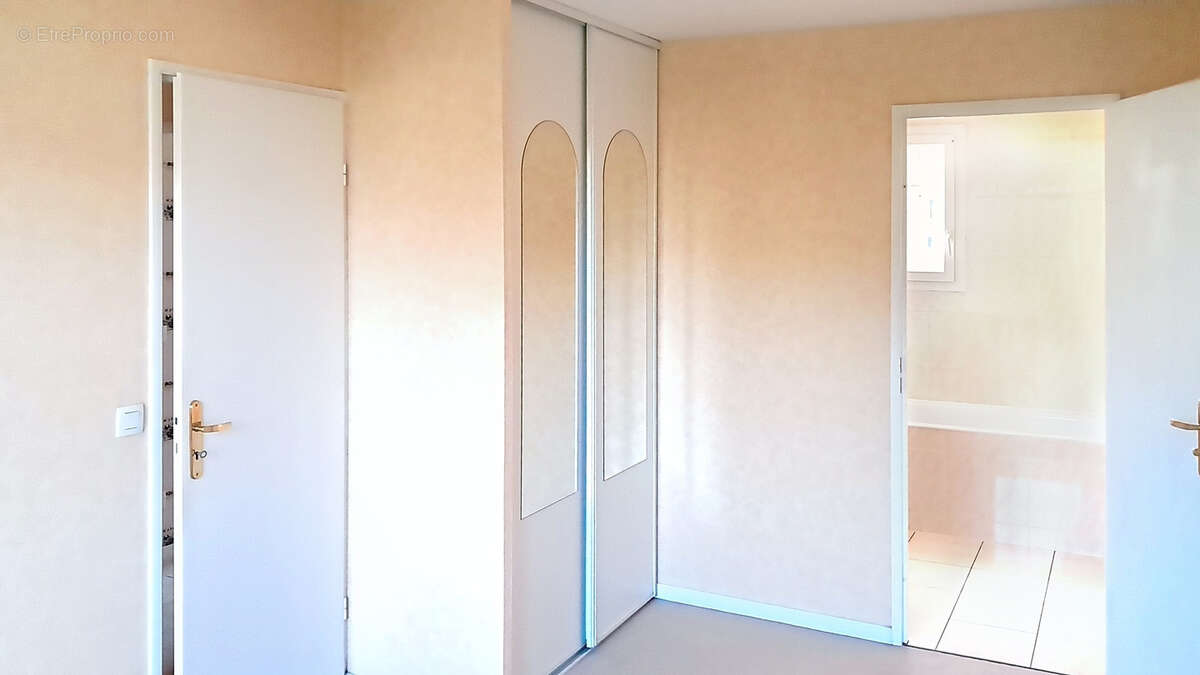 Maison à SAINT-PIERRE-DU-PERRAY