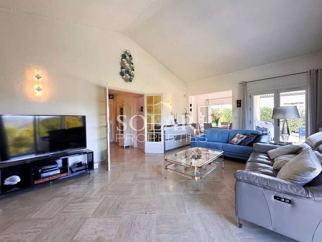 Maison à MANDELIEU-LA-NAPOULE