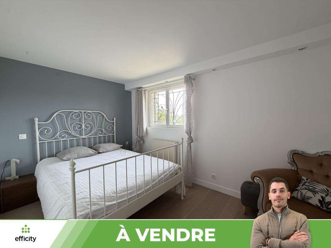 Maison 169 m² à Migne-Auxances  - photo 13