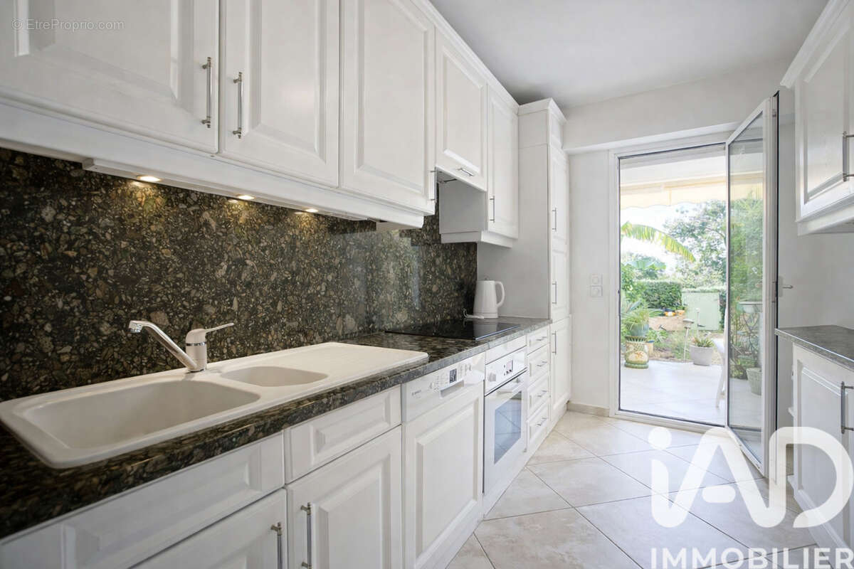 Photo 3 - Appartement à MANDELIEU-LA-NAPOULE