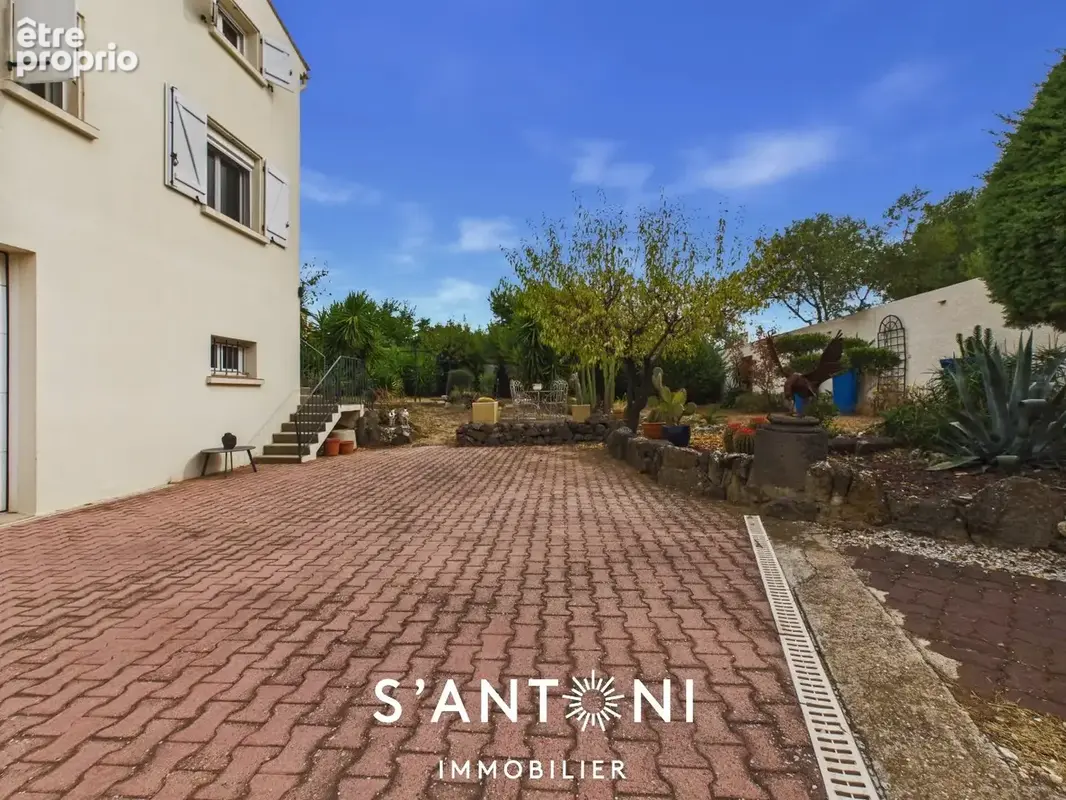 Spacieuse Villa Familiale sur Vaste Terrain - photo 25