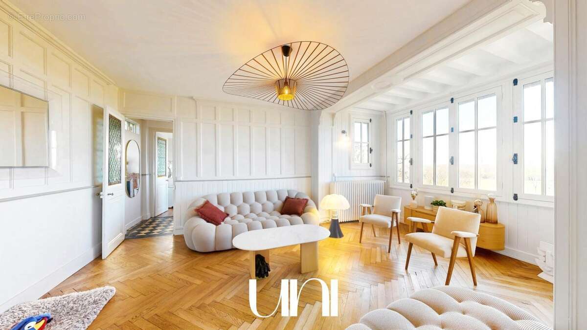 Maison à FLEURY-SUR-ORNE