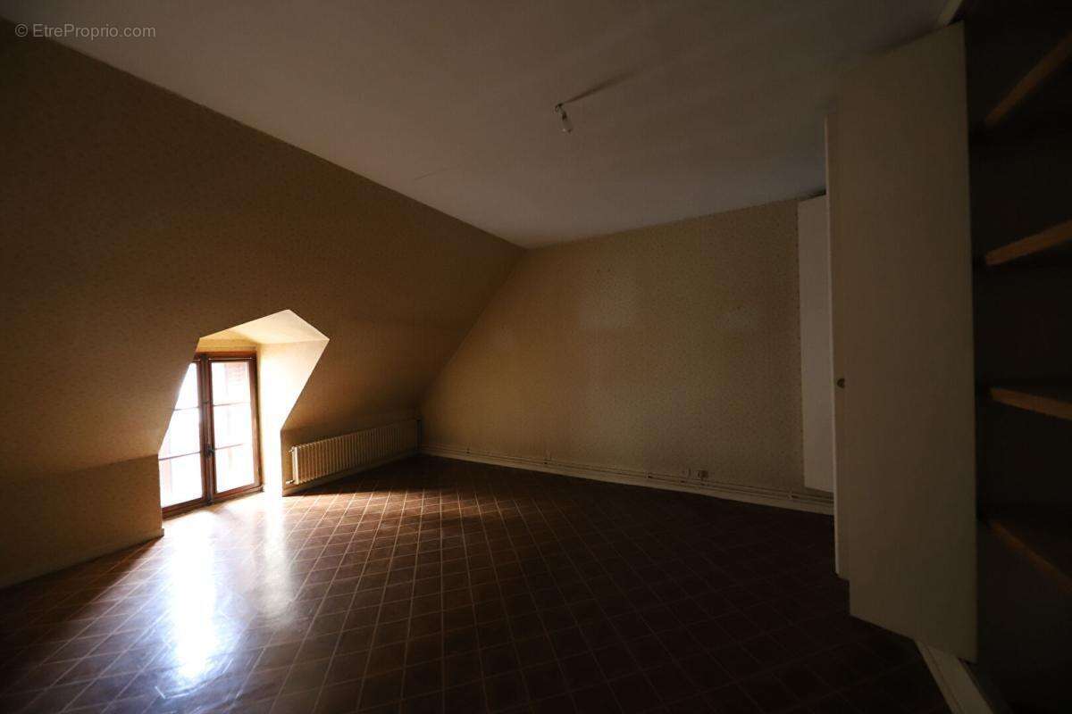 Maison à NOGENT-SUR-VERNISSON