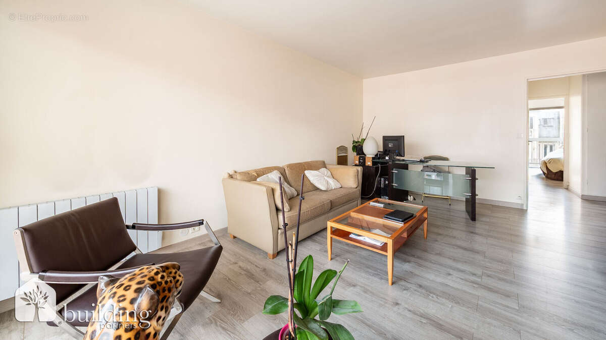 Appartement à PARIS-17E