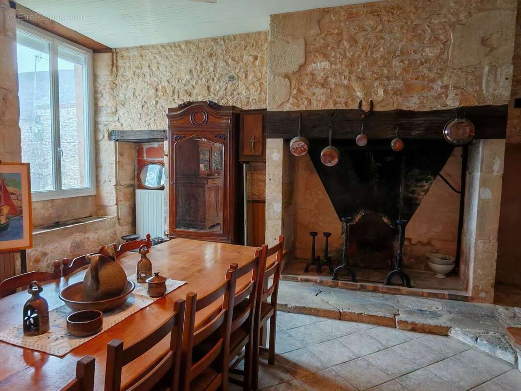 Entrée - Maison à EXCIDEUIL