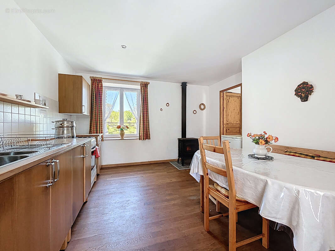 Maison à SAINT-SAUVEUR-LE-VICOMTE