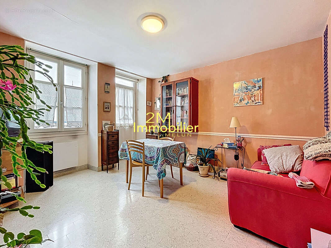 Maison à SAINT-MERY