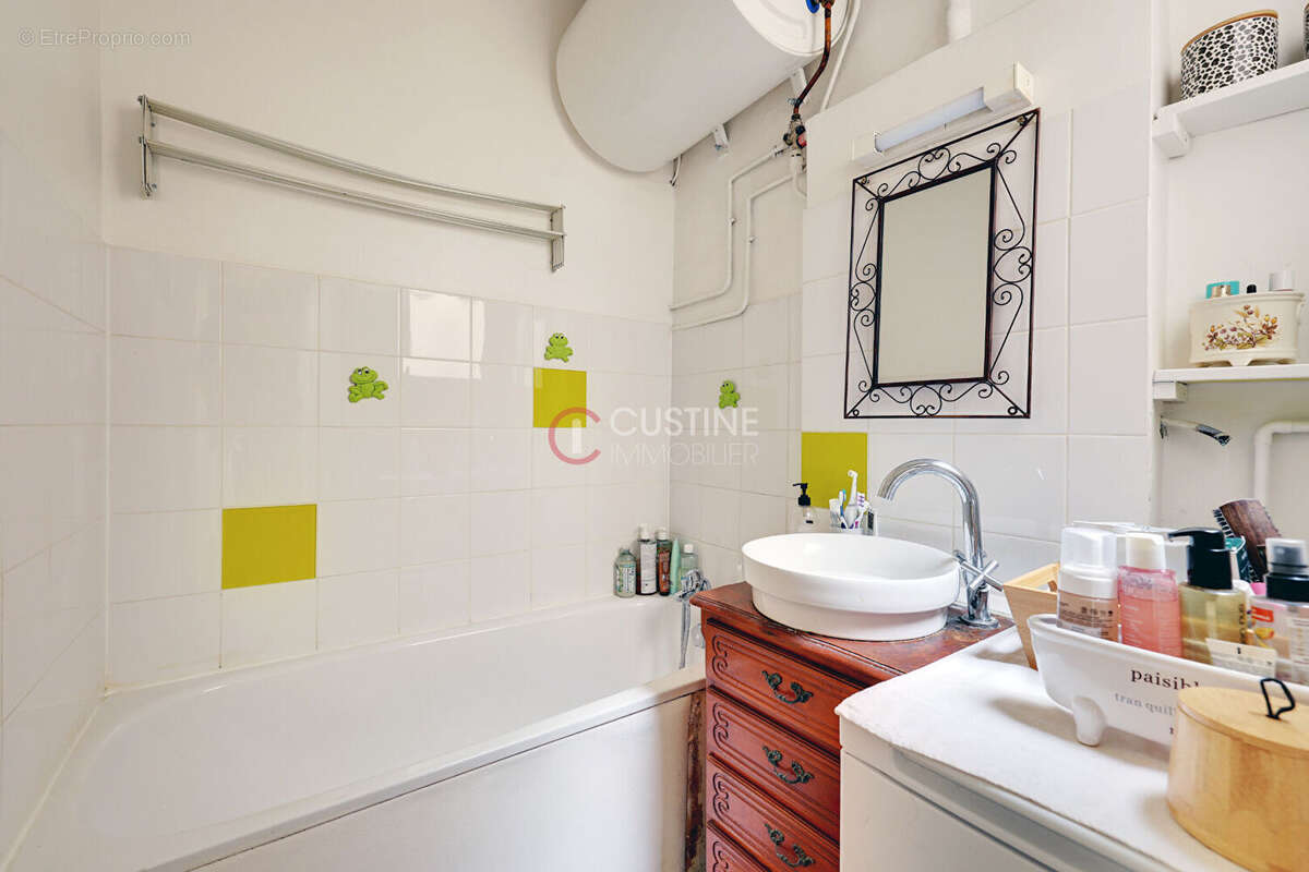 Appartement à PARIS-18E