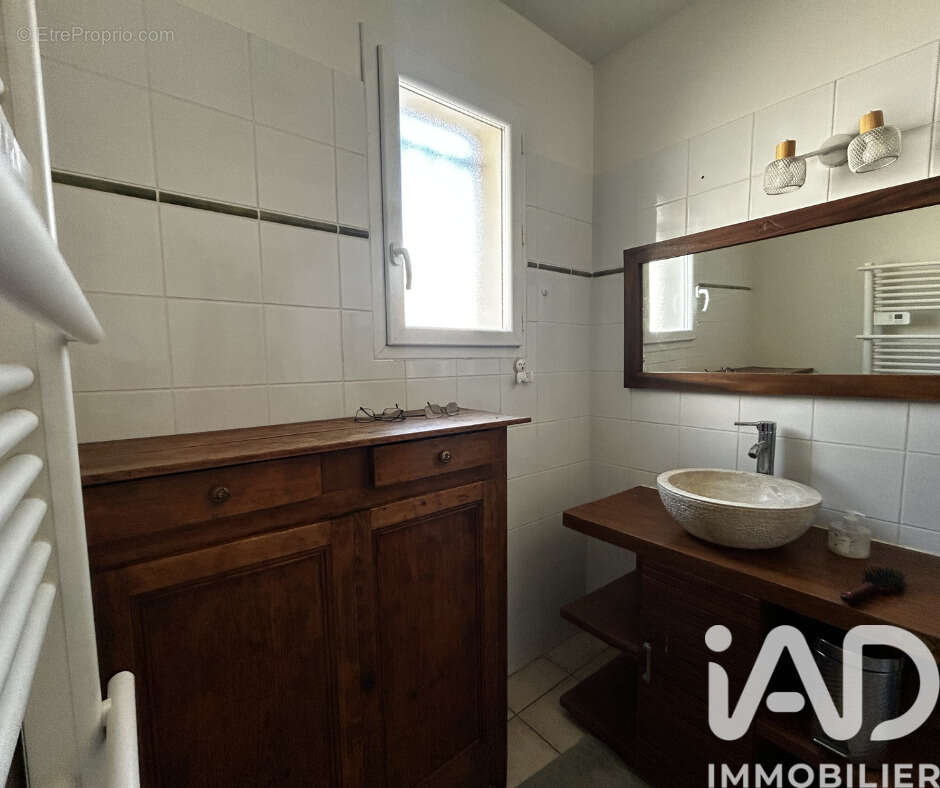 Photo 9 - Maison à ENTRAIGUES-SUR-LA-SORGUE