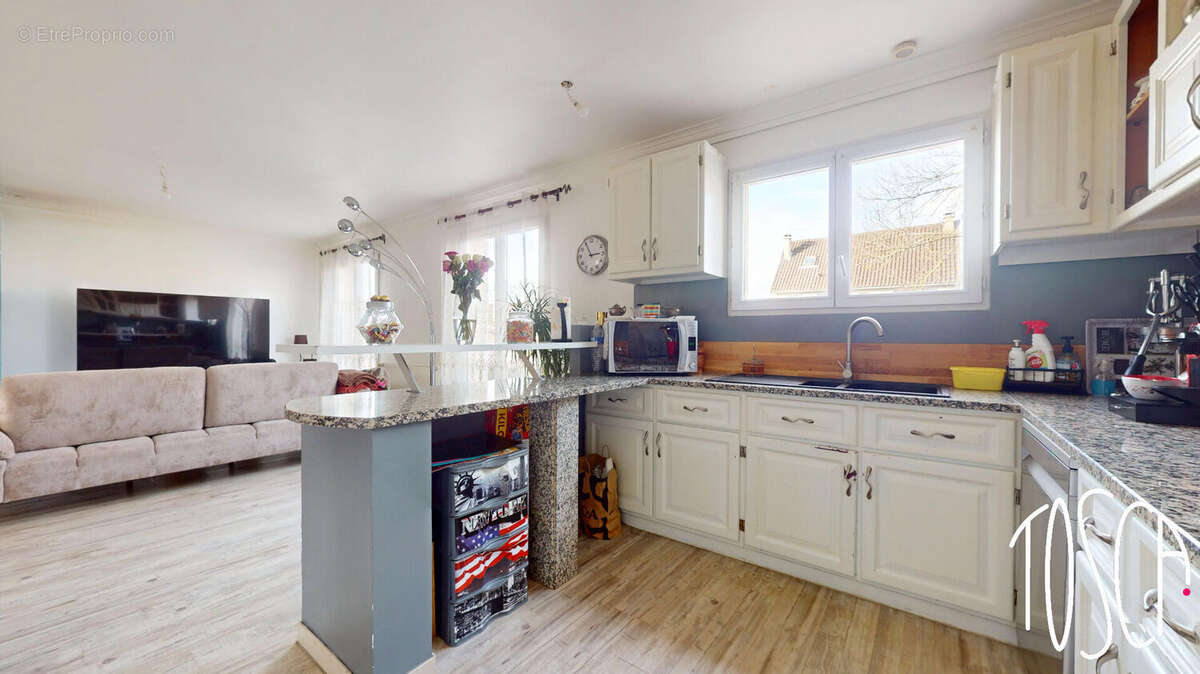 Maison à VIGNEUX-SUR-SEINE