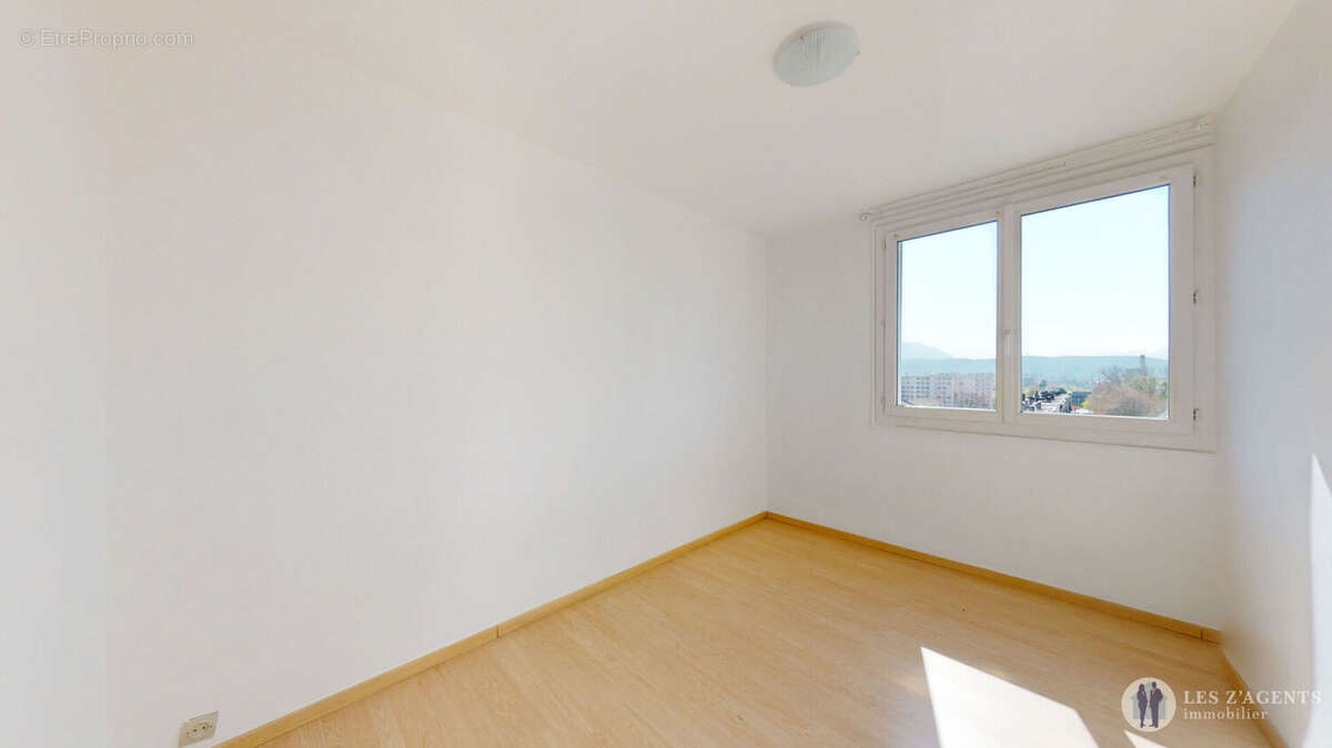 Appartement à SAINT-MARTIN-D'HERES