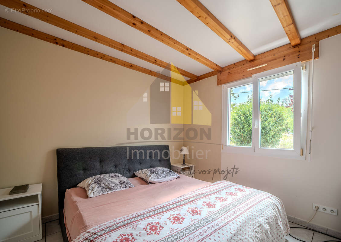Maison individuelle sur sous-sol complet avec belle vue dégagée et terrain de 3 731 m2 ! - photo 7