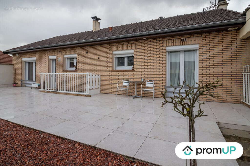 Maison à RAINNEVILLE