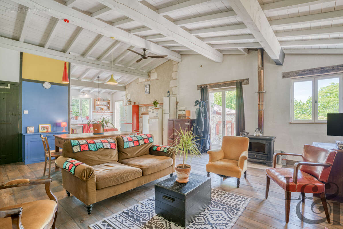 Ensemble immobilier en pierre avec piscine - photo 5