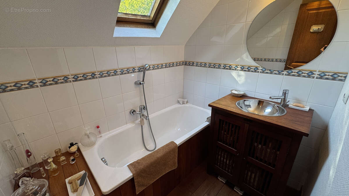 Maison à JOUX-LA-VILLE