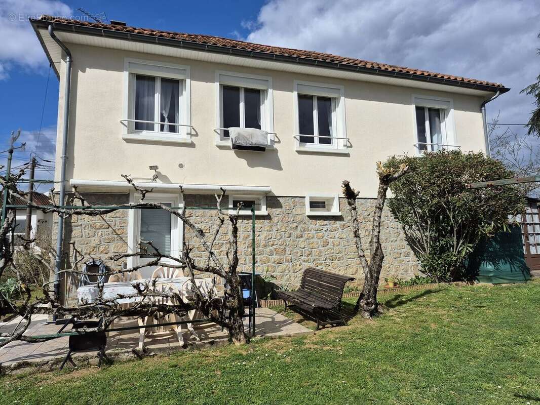 20260310142719 - Maison à NONTRON