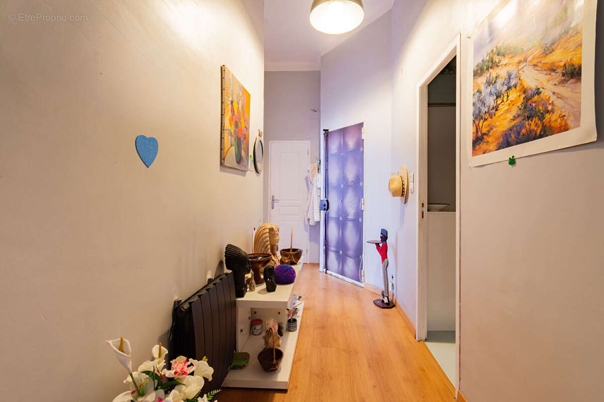 Appartement à MARSEILLE-2E