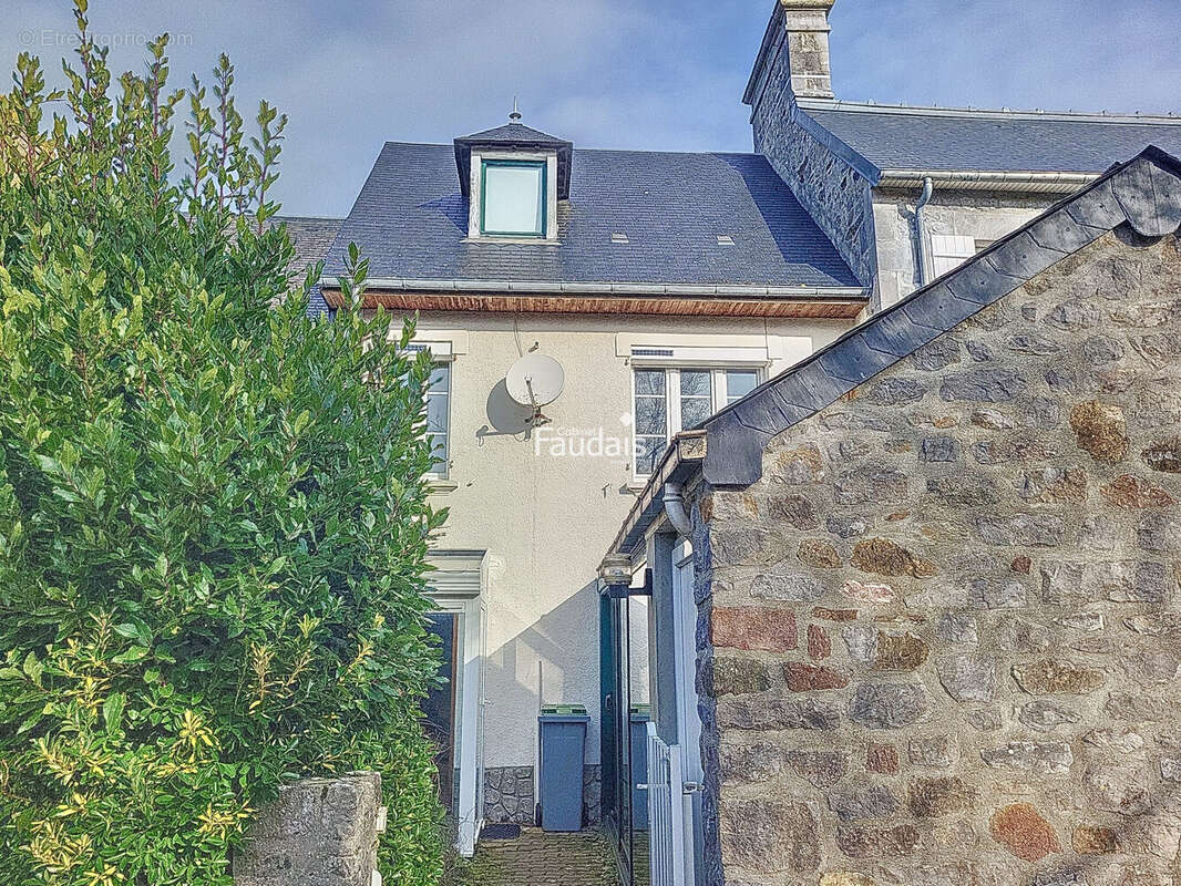 Maison 84 m² à Regneville-Sur-Mer  - photo 9