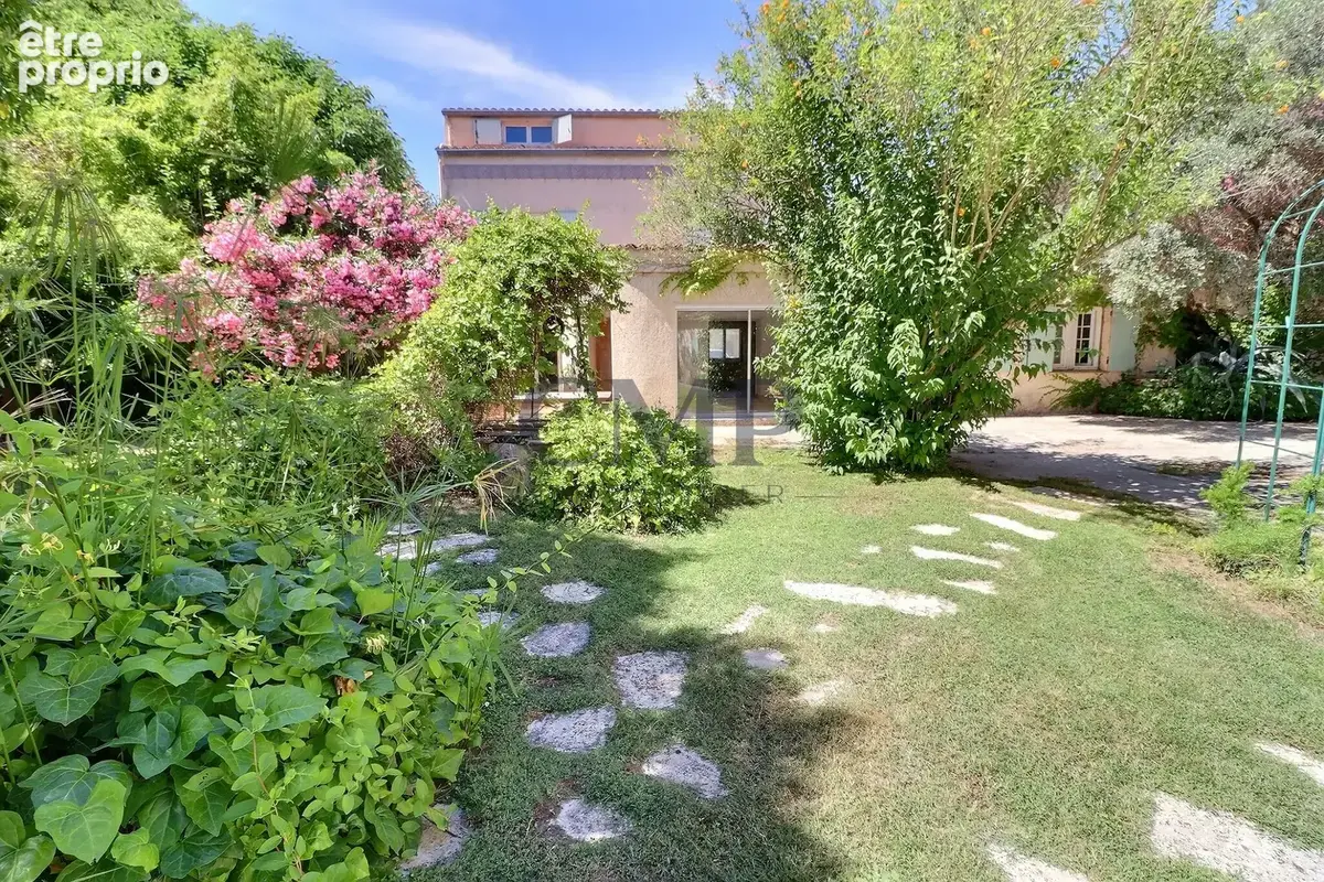 Maison Lattes 6 pièce(s) 165 m2 - 1189 m2 terrain + piscine - photo 2