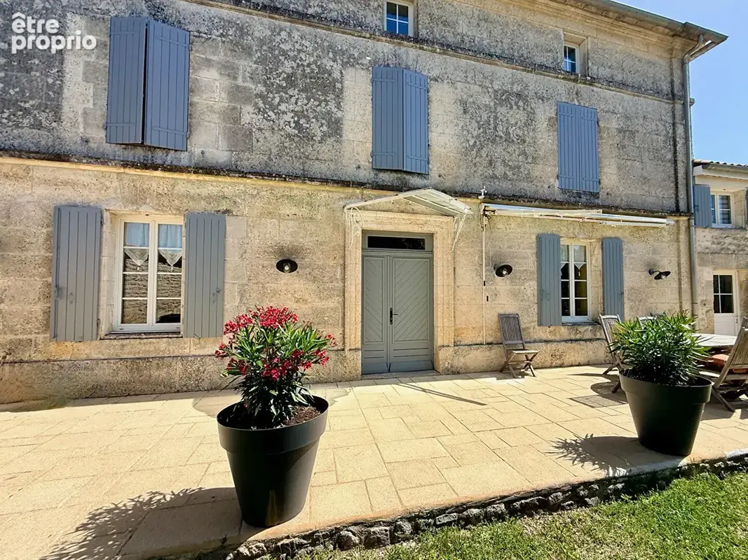Maison  Charentaise à Fleac 11 pièce(s) 308 m² - photo 3