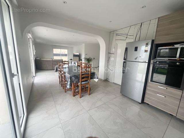 Maison à VAL-DE-REUIL