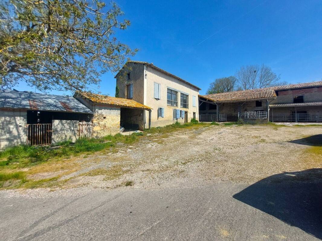 20260410122311 - Maison à AURIGNAC