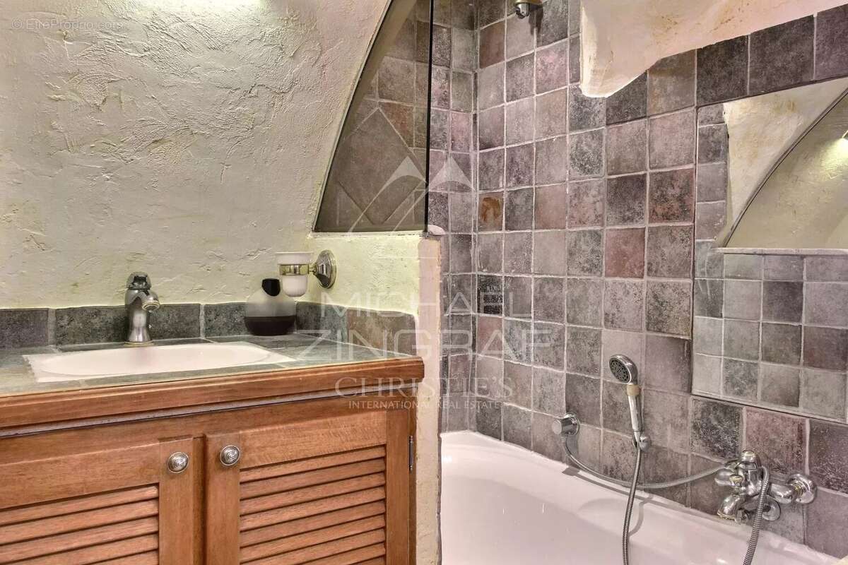 Maison à SAINT-JEANNET