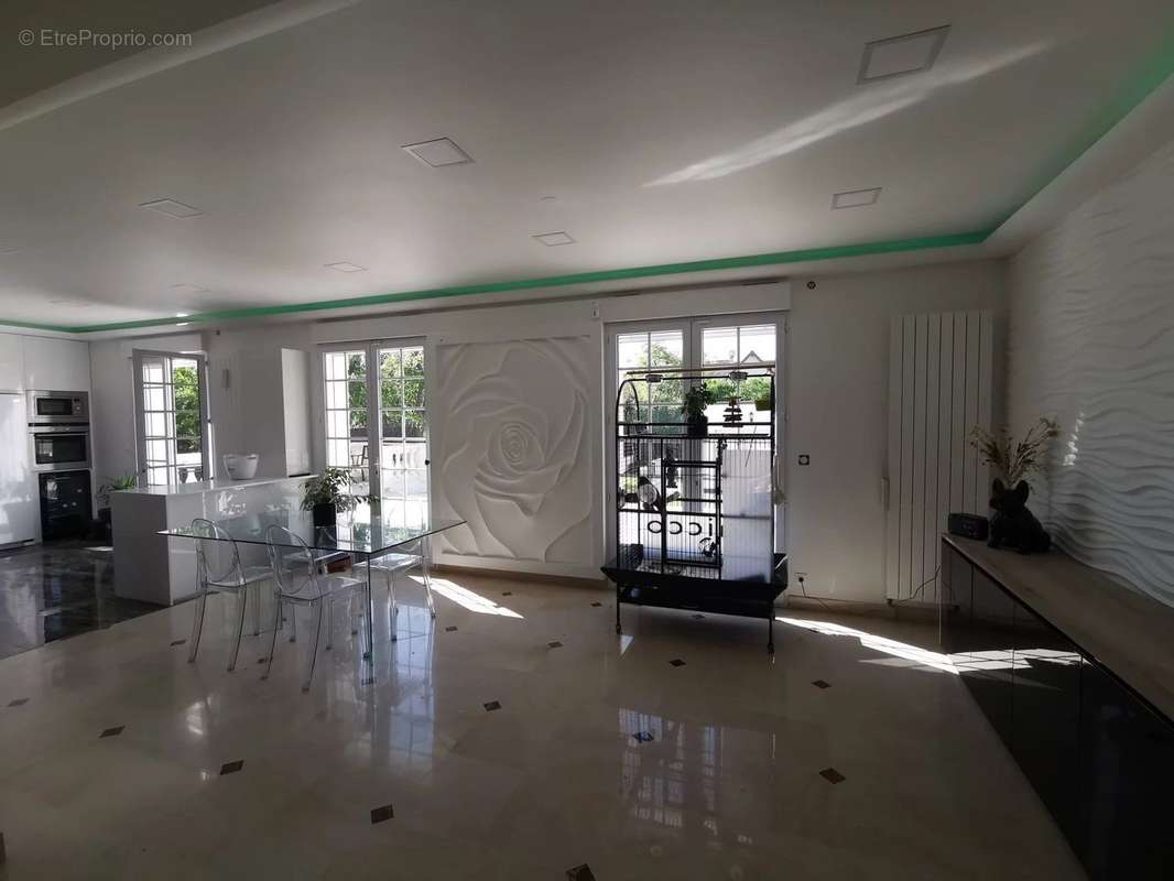 Maison à CHAMPS-SUR-MARNE