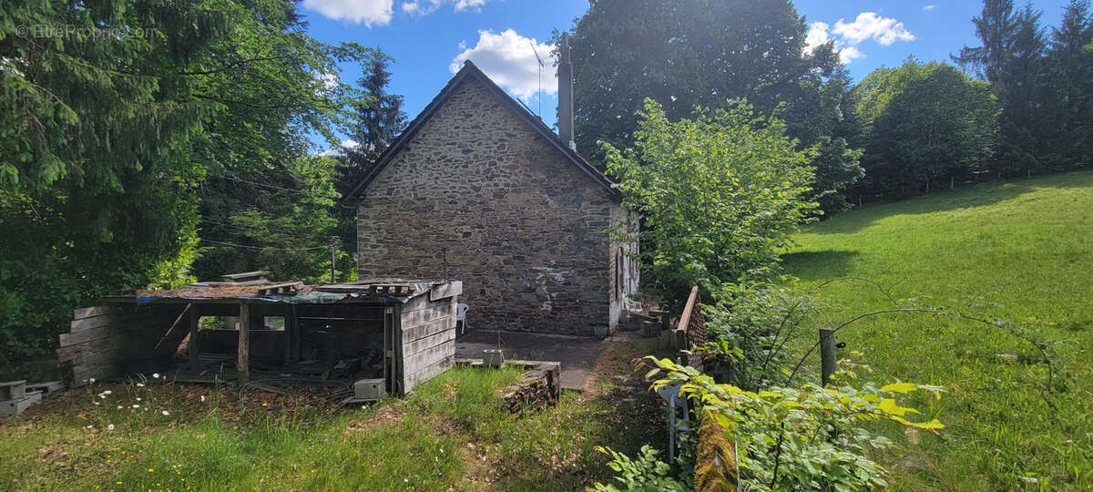 Maison à BEYNAT