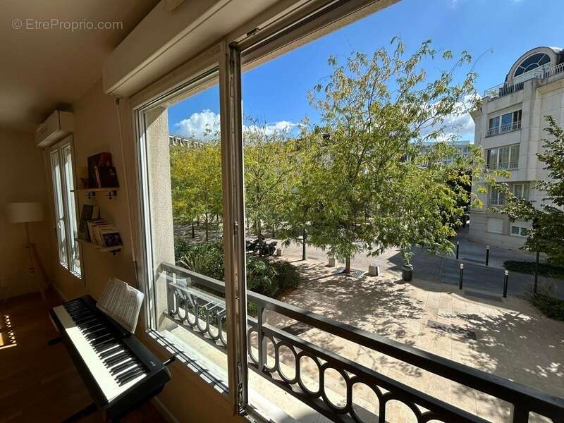 Appartement à LA GARENNE-COLOMBES