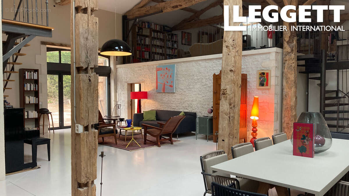 Maison à BARBEZIEUX-SAINT-HILAIRE