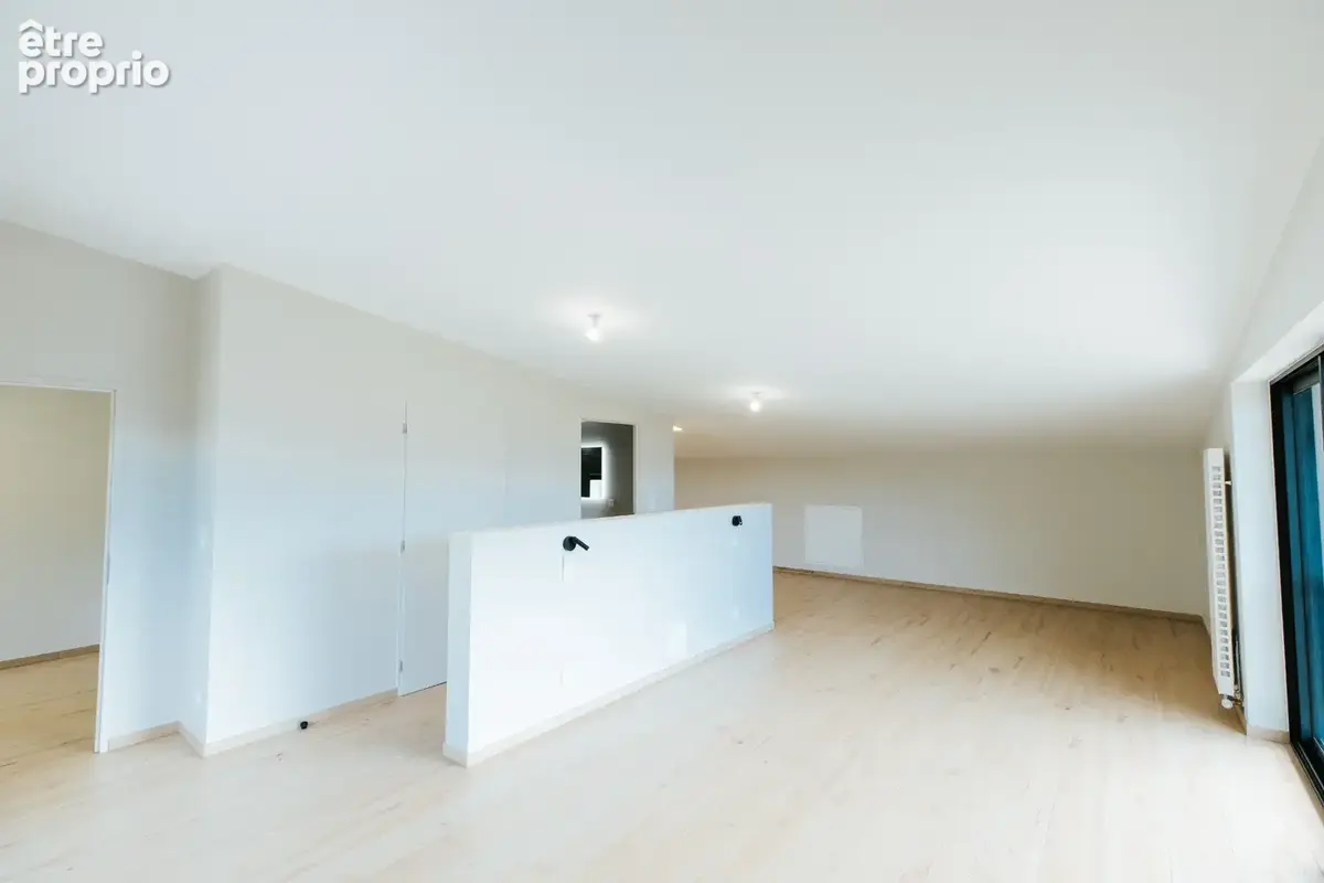 VILLA 250m2 Exceptionelle I DPE A • Vue exceptionnelle sur les Alpes • Piscine • 248 m2 habitables - photo 9