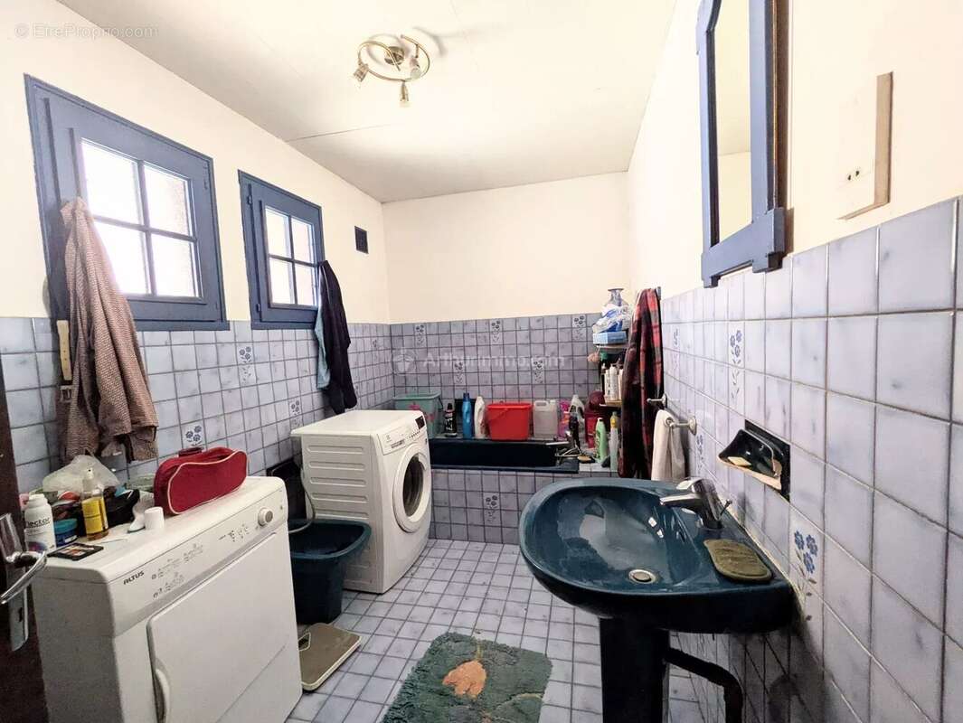 Maison à NEUFCHATEAU