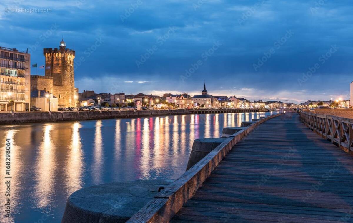 Commerce à LES SABLES-D'OLONNE
