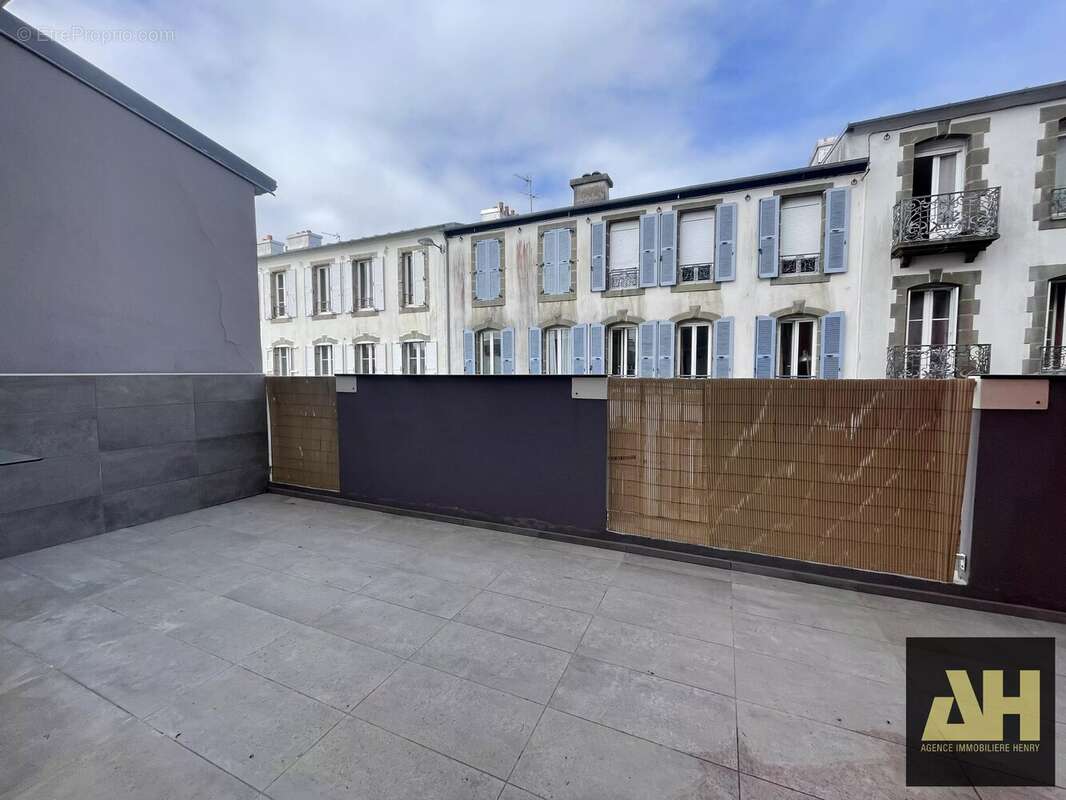 Brest saint-martin - appartement t3 de 67 m² - excellent etat - terrasse - ascenseur - photo 2