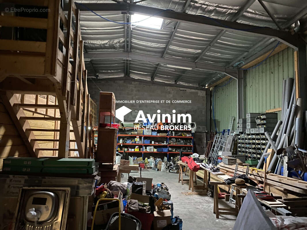 Commerce à SAINT-NAZAIRE-LES-EYMES